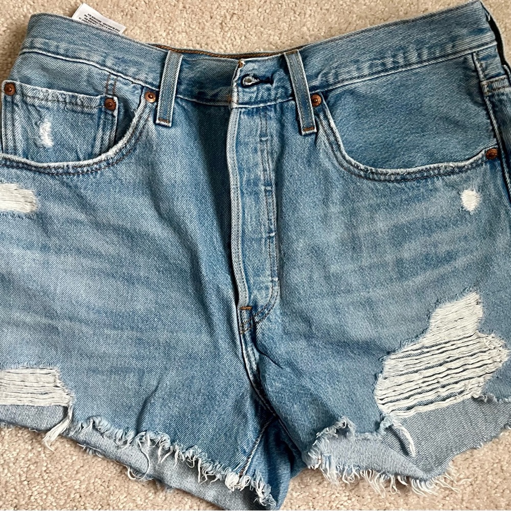 Levi’s Distressed Denim Women Short Shorts